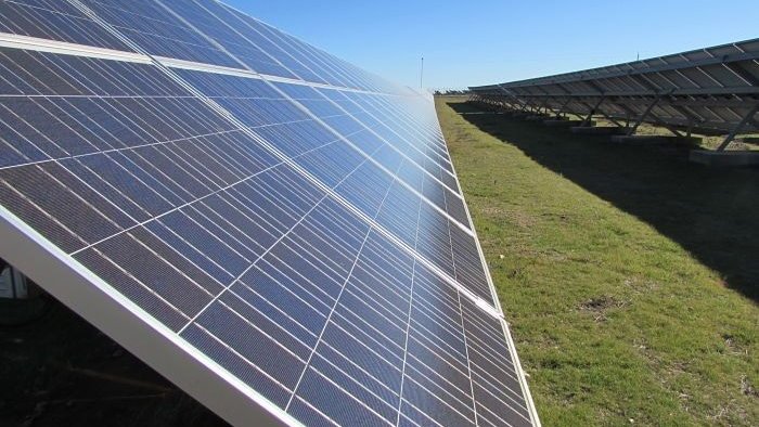 Detall d'una instal·lació fotovoltaica