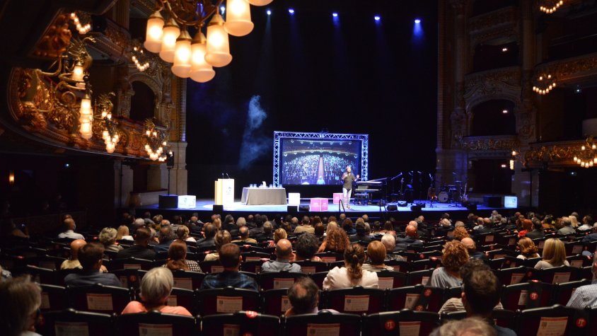 La Premsa Comarcal celebra orgullosa 40 anys  amb una gran festa al Liceu
