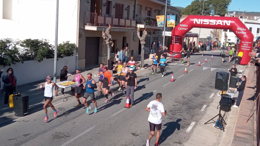 La 43a Mitja Marató de l'Espirall en el seu pas per Guardiola de Font-rubí