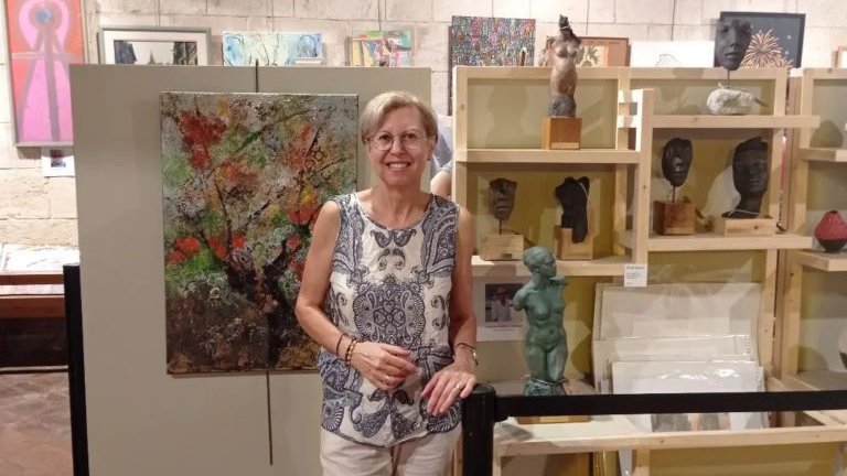 Anna Maria Almirall-Germain en bona companyia, escultures i pintures.
