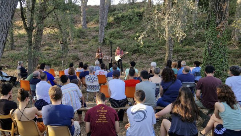 Roser i Pol al bosc de Cal Maginet