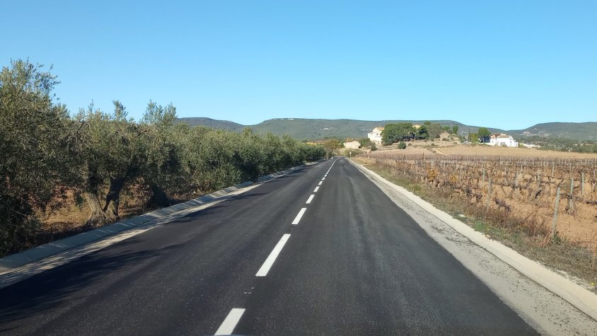Reasfaltat de la carretera entre Guardiola i Vilobí