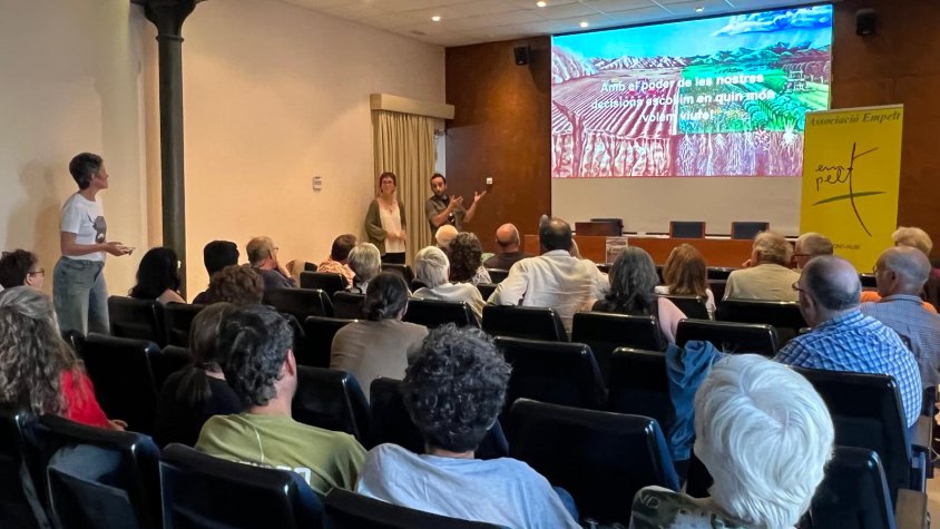 De l’agricultura de la conservació del sòl a l’agricultura regenerativa – opcions per augmentar un sòl fèrtil i sostenible