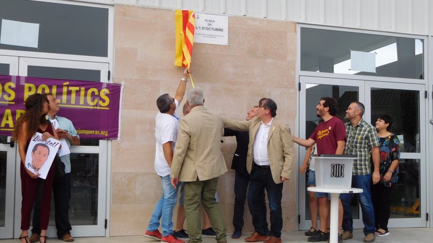 Inauguració de la Plaça de l’1 d’octubre.