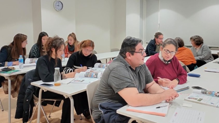 Foto: Alumnes d'un curs de català per a adults. Generalitat de Catalunya