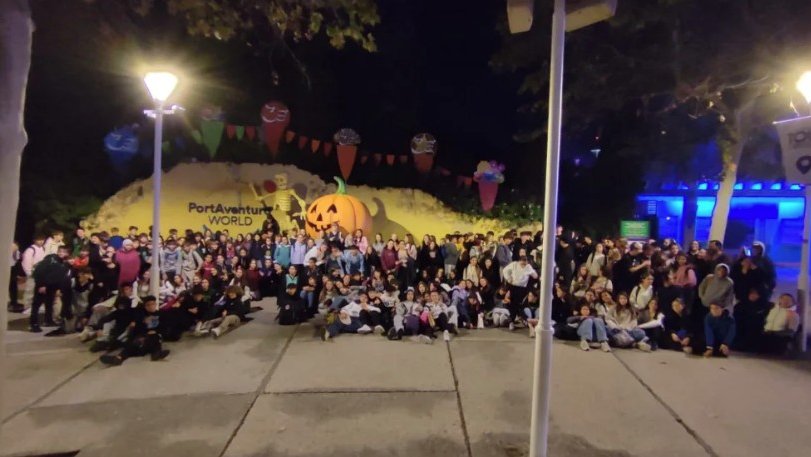 Sortida jove a PortAventura amb gran participació comarcal