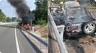 Un vehicle crema completament a la C-15, al terme de Font-rubí
